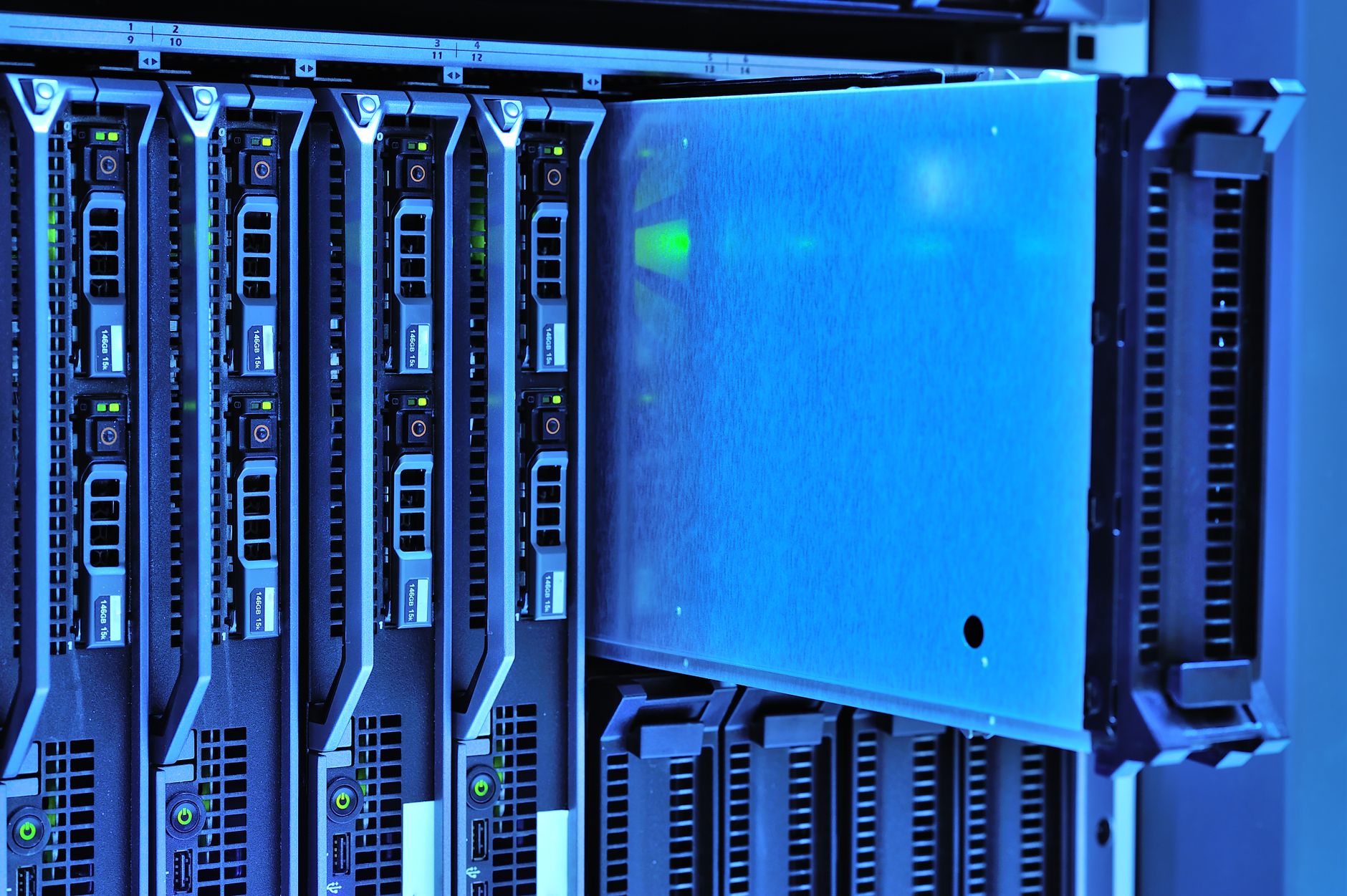Pilv vs tavaline VPS Eestis: millal minna ule AWS voi Google Cloud peale